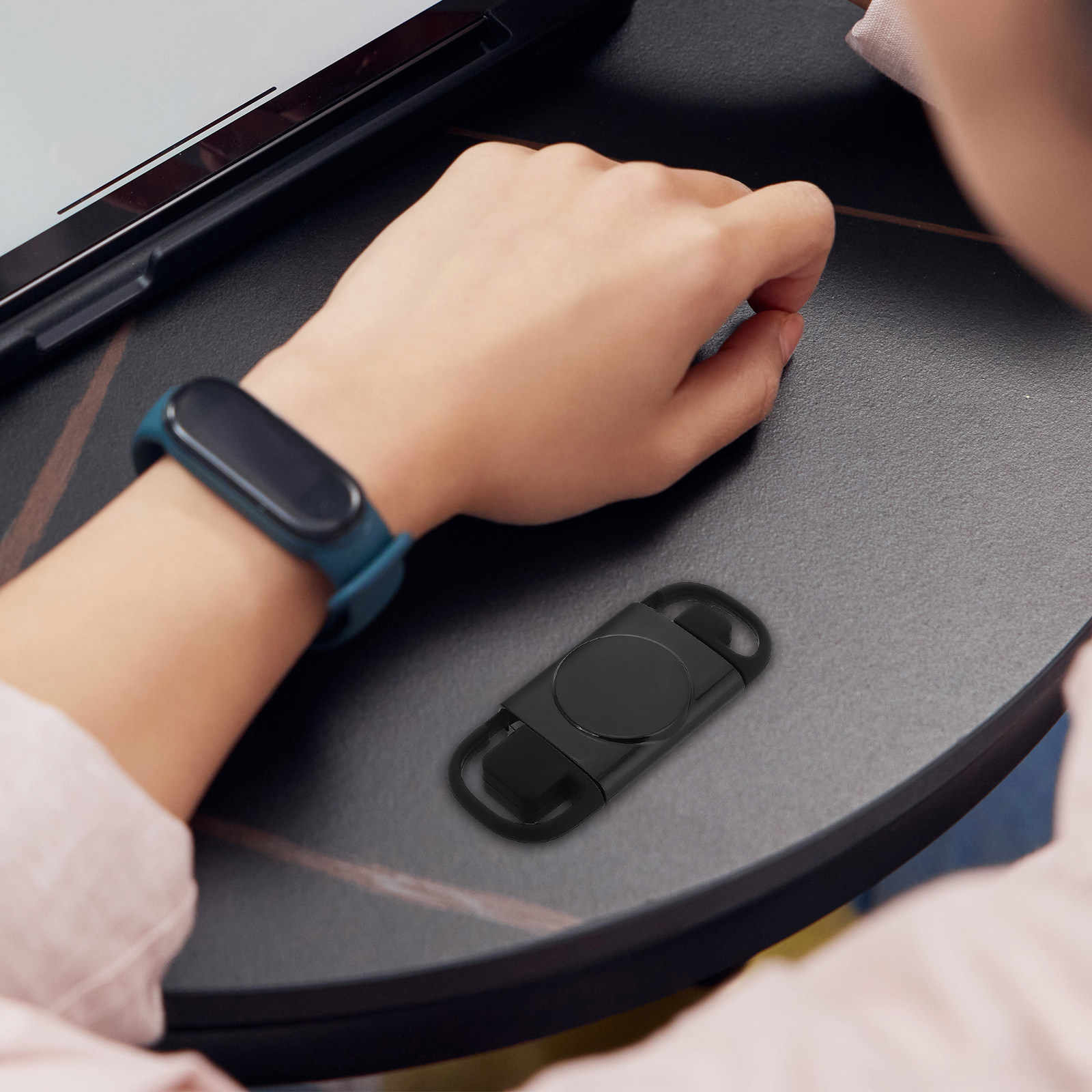 شاحن لاسلكي محمول للساعات الذك - مراجعة Magnetic Charging Cable وسعره